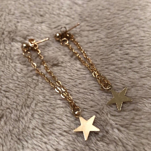 Free w Bundle | Golden Star Chain Earrings - Picture 6 of 8